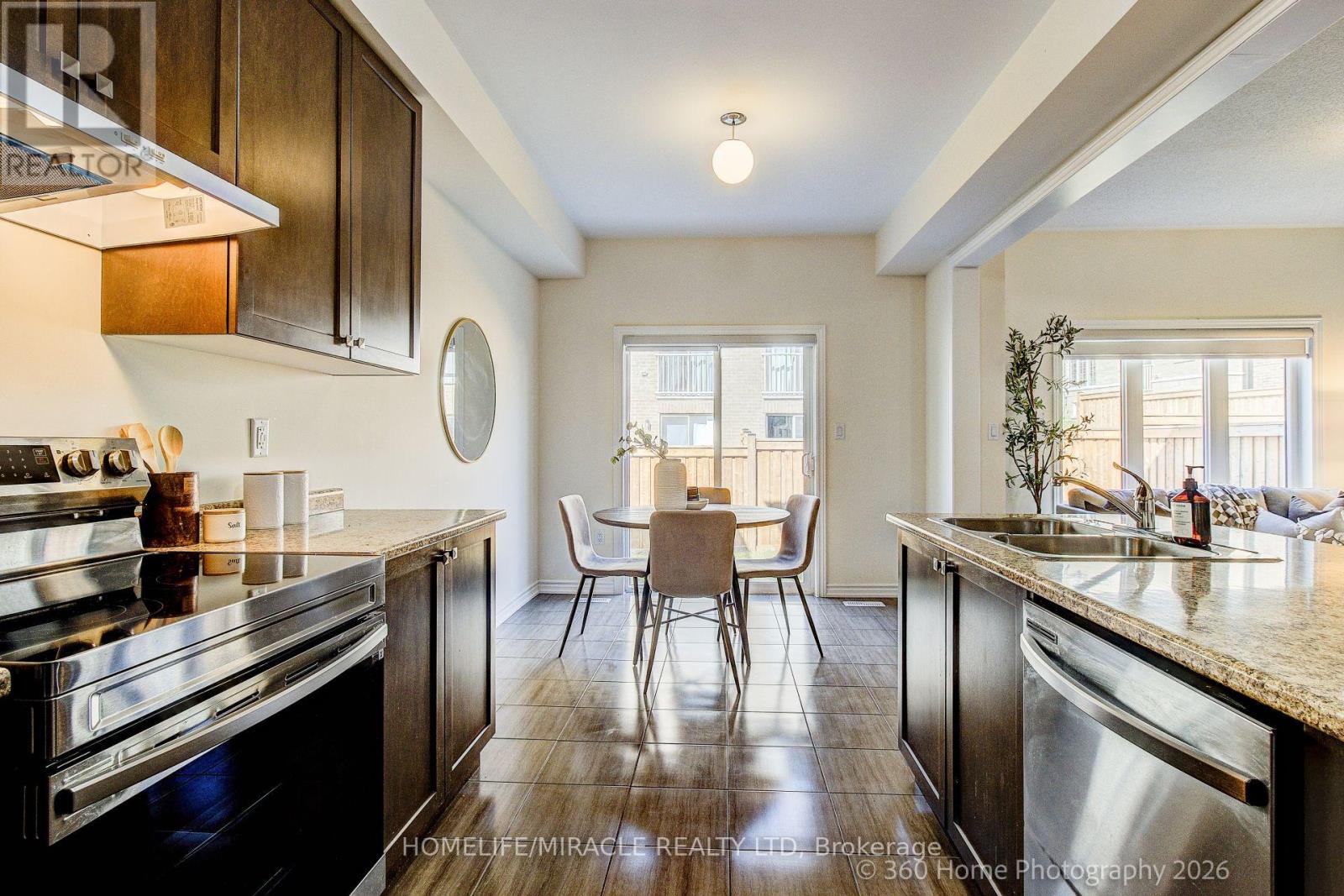 2528 Athena Path, Pickering, Ontario  L1X 0M4 - Photo 7 - E13668158