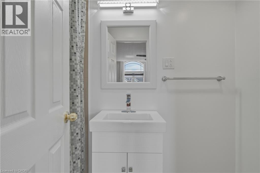 144 Benziger Lane, Stoney Creek, Ontario  L8E 6G6 - Photo 42 - 40855373