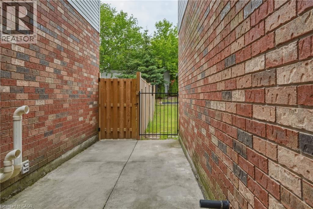 144 Benziger Lane, Stoney Creek, Ontario  L8E 6G6 - Photo 47 - 40855373