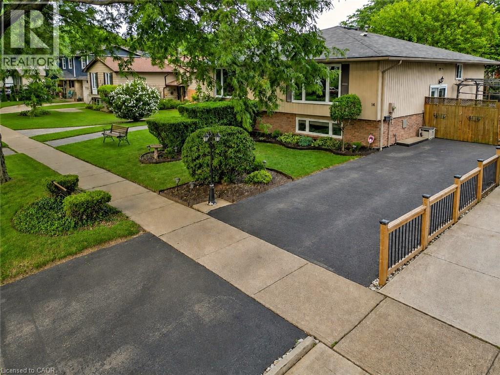 14 WOODEDEN Road, Grimsby, Ontario
