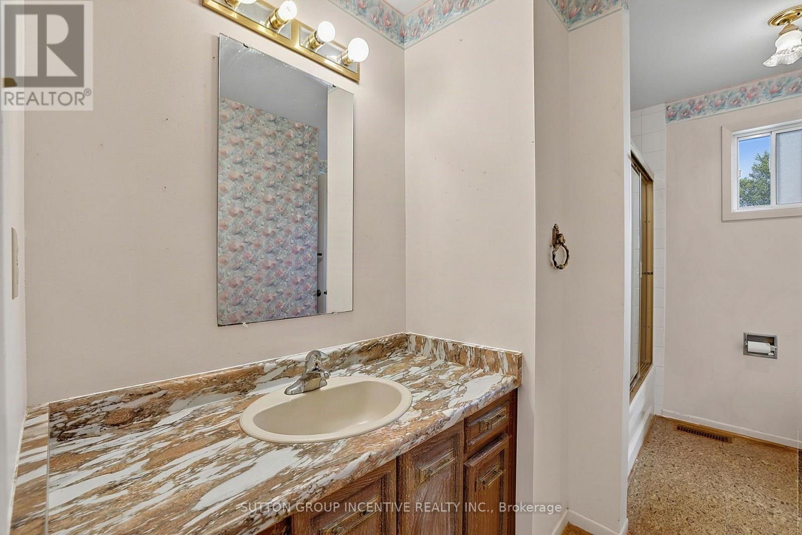 37 Moore Park Drive, King, Ontario  L0G 1T0 - Photo 17 - N13667980