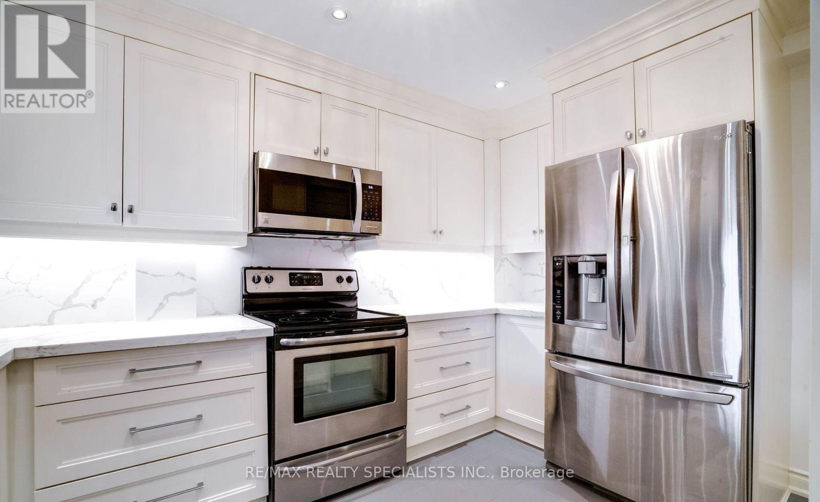 Th5 - 100 Arbors Lane, Vaughan, Ontario  L4L 7G4 - Photo 4 - N13668084