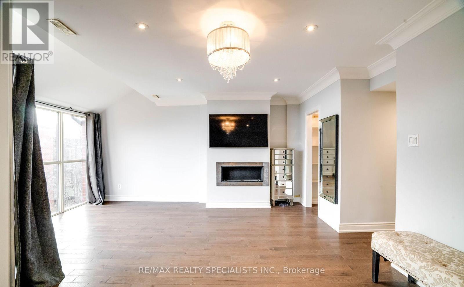 Th5 - 100 Arbors Lane, Vaughan, Ontario  L4L 7G4 - Photo 8 - N13668138