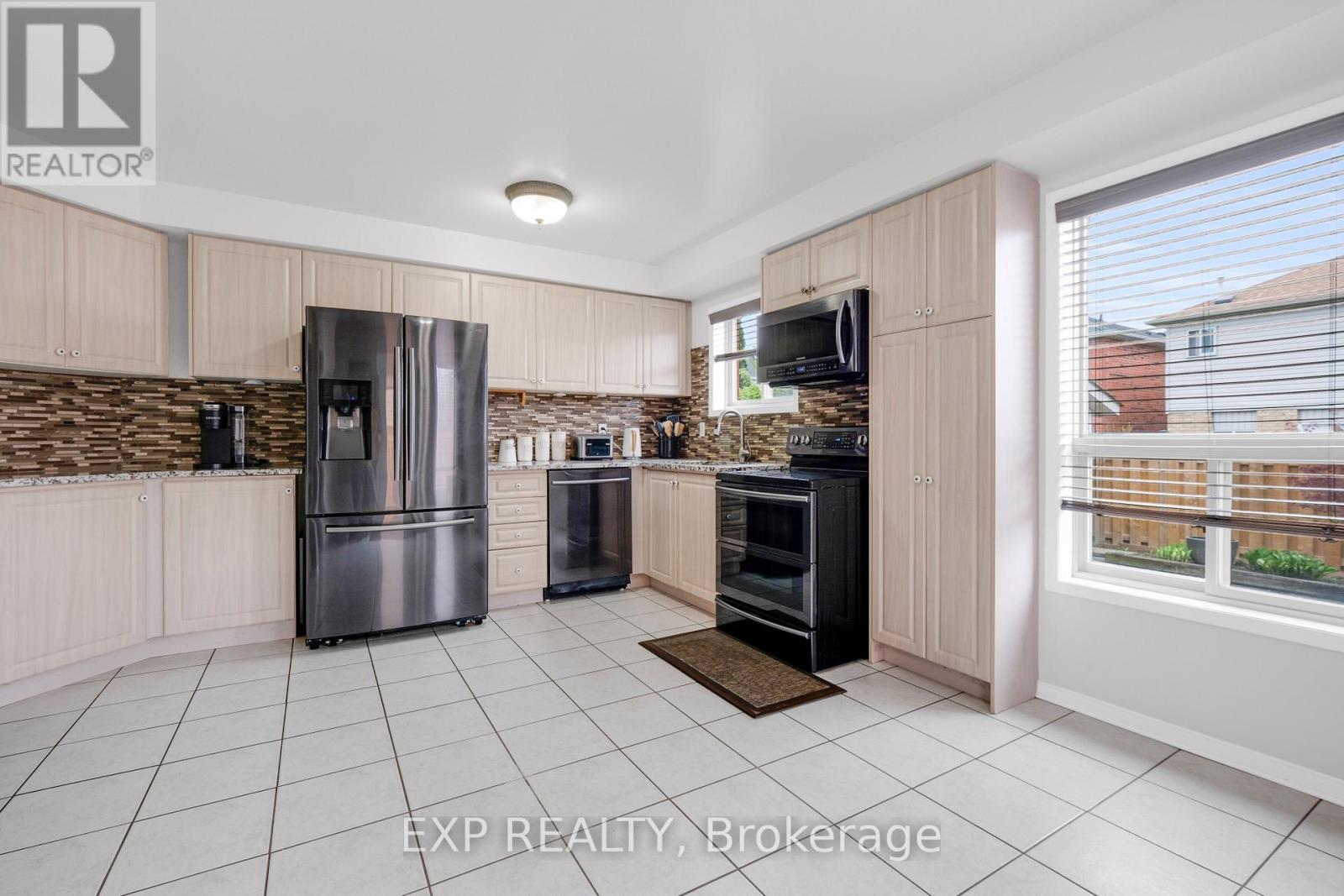 548 Ormond Drive, Oshawa, Ontario  L1K 2L4 - Photo 4 - E13578954