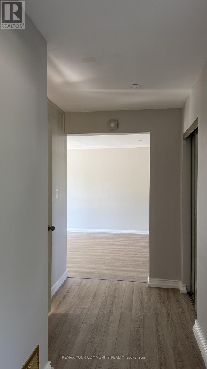 3796 Wyewood Road, Mississauga, Ontario L4T 2A2 - Photo 16 - W13221820