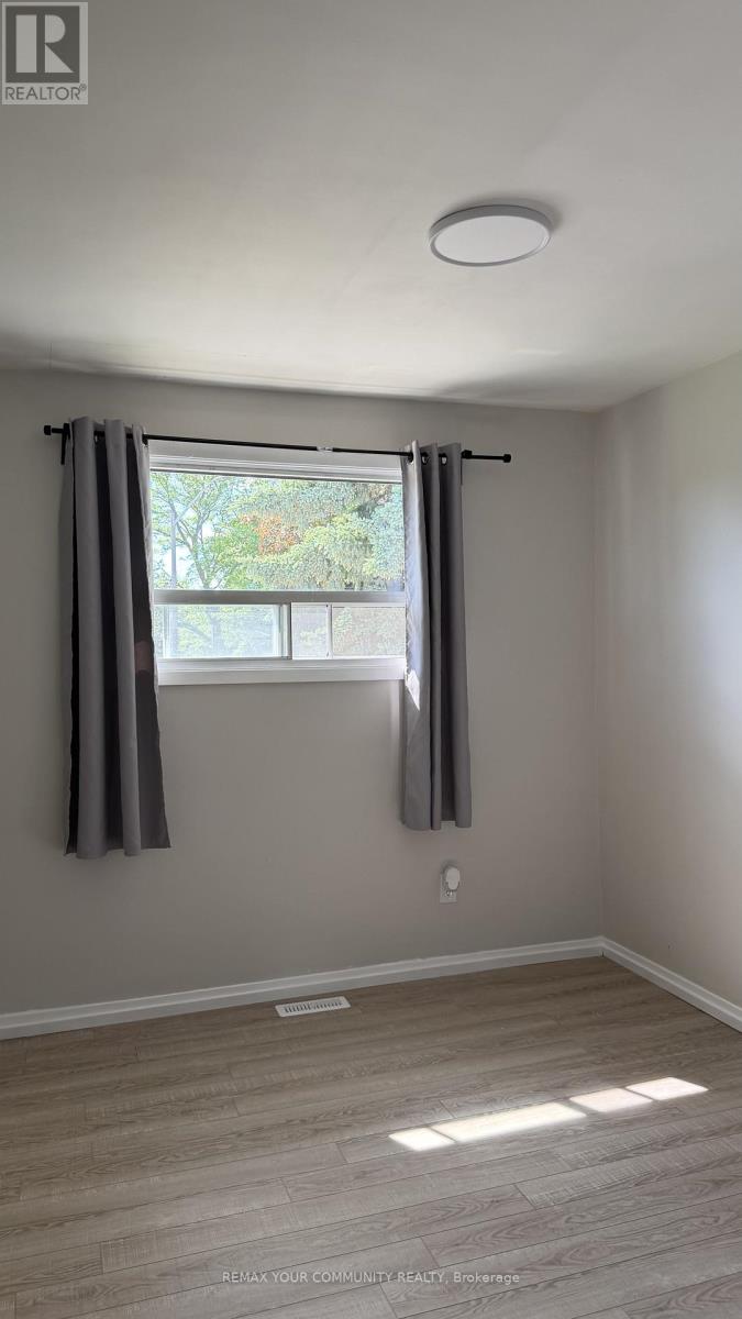 3796 Wyewood Road, Mississauga, Ontario L4T 2A2 - Photo 13 - W13221820