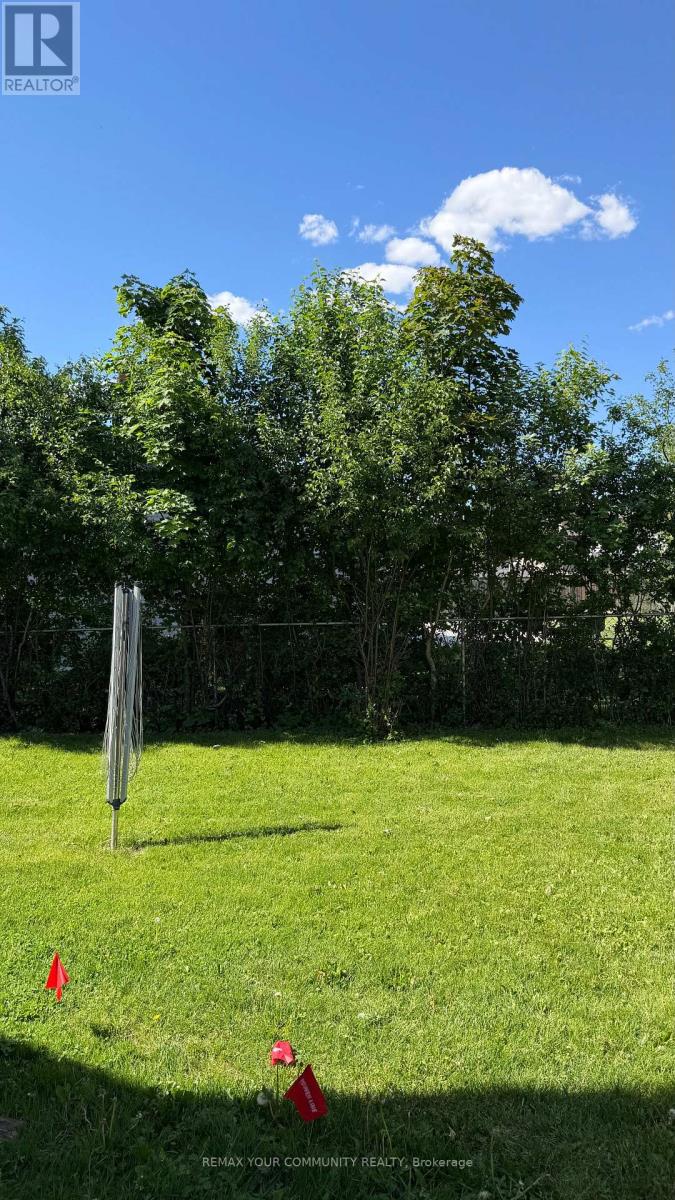 3796 Wyewood Road, Mississauga, Ontario L4T 2A2 - Photo 17 - W13221820