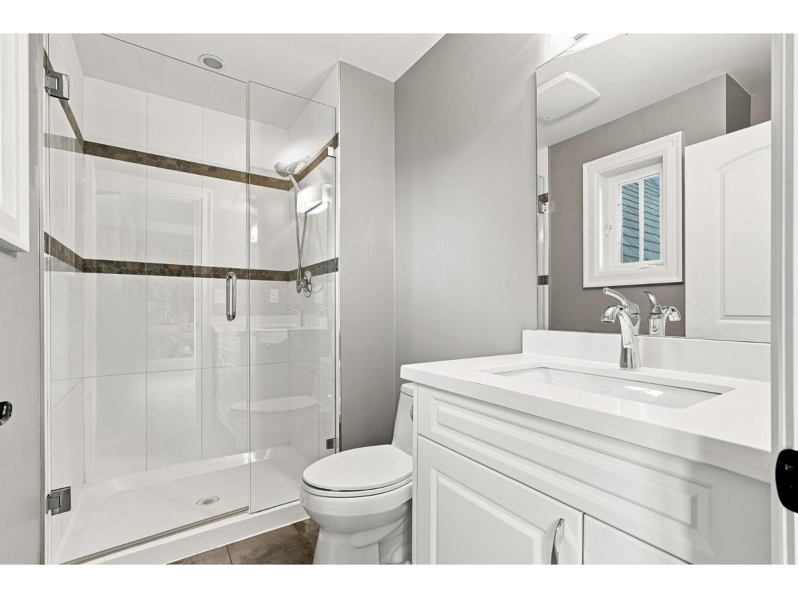 15957 39a Avenue, Surrey, British Columbia  V3Z 0Y3 - Photo 38 - R3154941