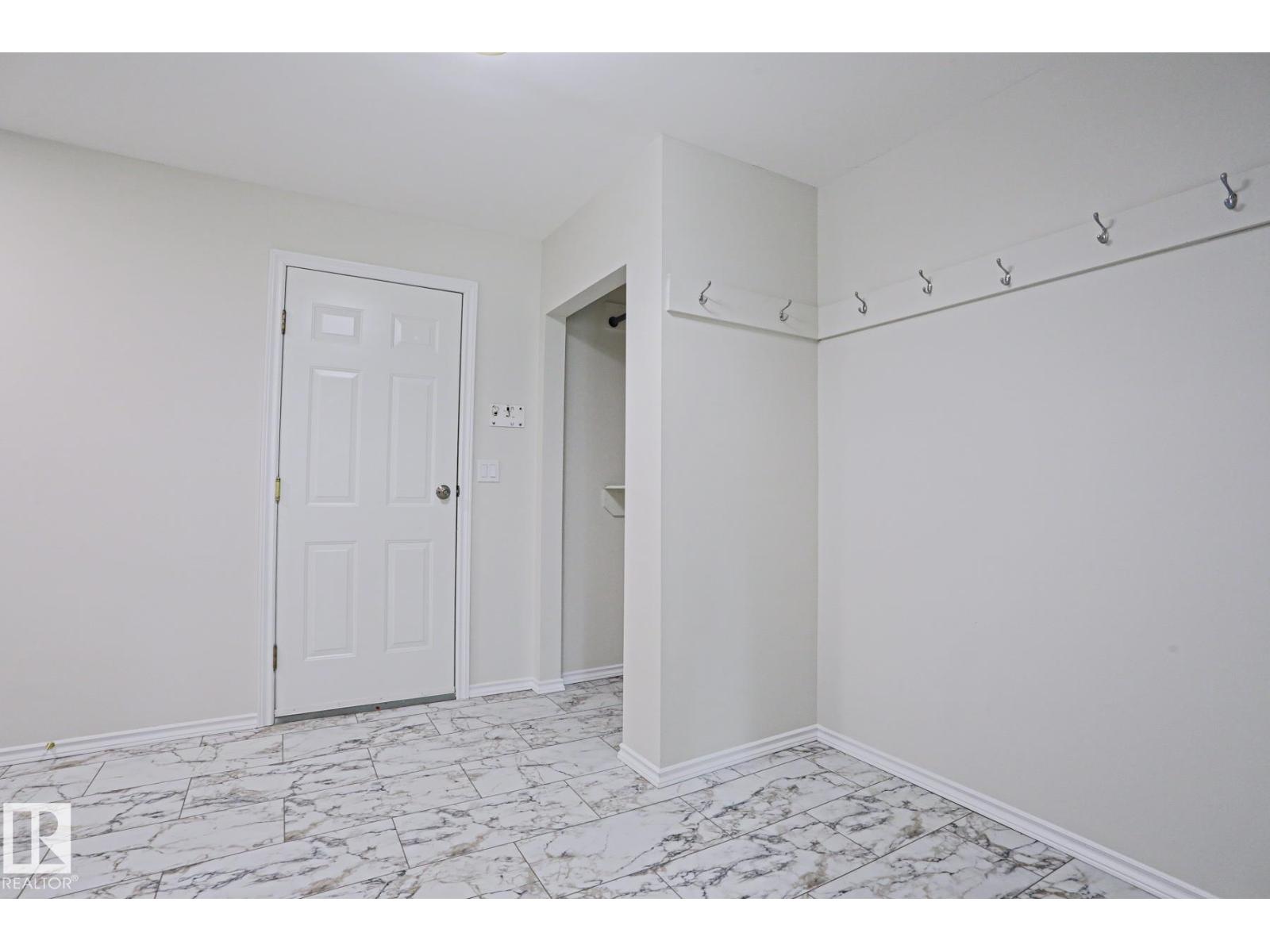 1028 James Cr Nw, Edmonton, Alberta T6L 6P6 - Photo 11 - E4500553