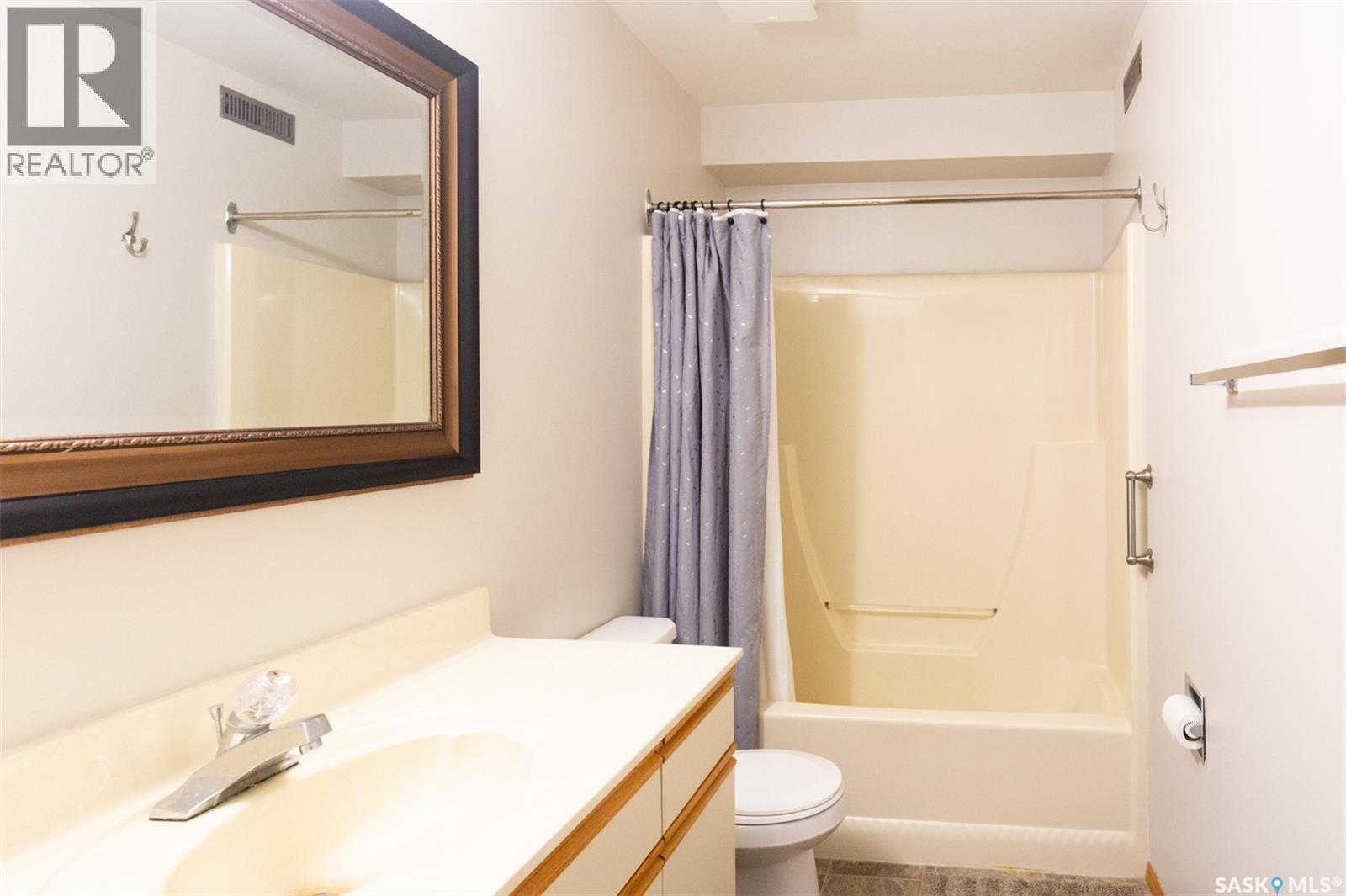 H 279 Hochelaga Street E, Moose Jaw, Saskatchewan  S6H 0N9 - Photo 7 - SK039714