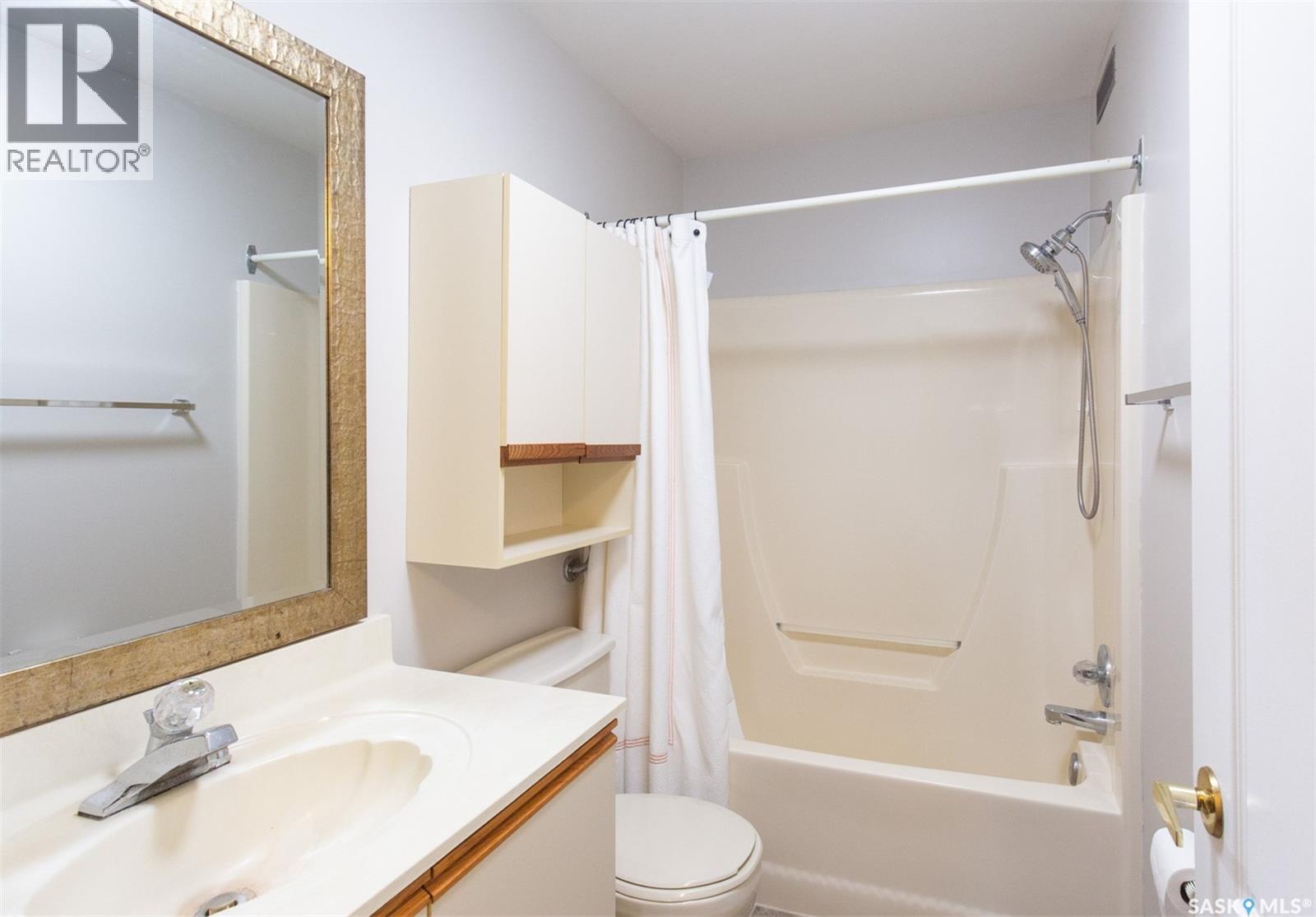H 279 Hochelaga Street E, Moose Jaw, Saskatchewan  S6H 0N9 - Photo 8 - SK039714