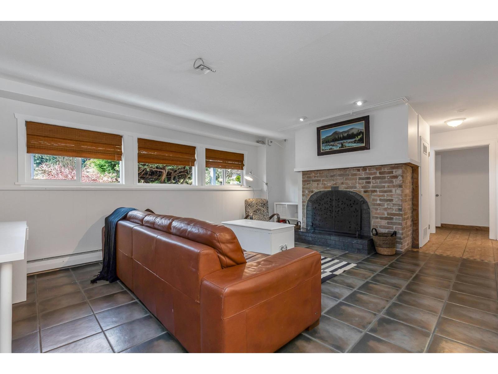 7958 Taulbut Street, Mission, British Columbia  V2V 3W7 - Photo 17 - R3139920
