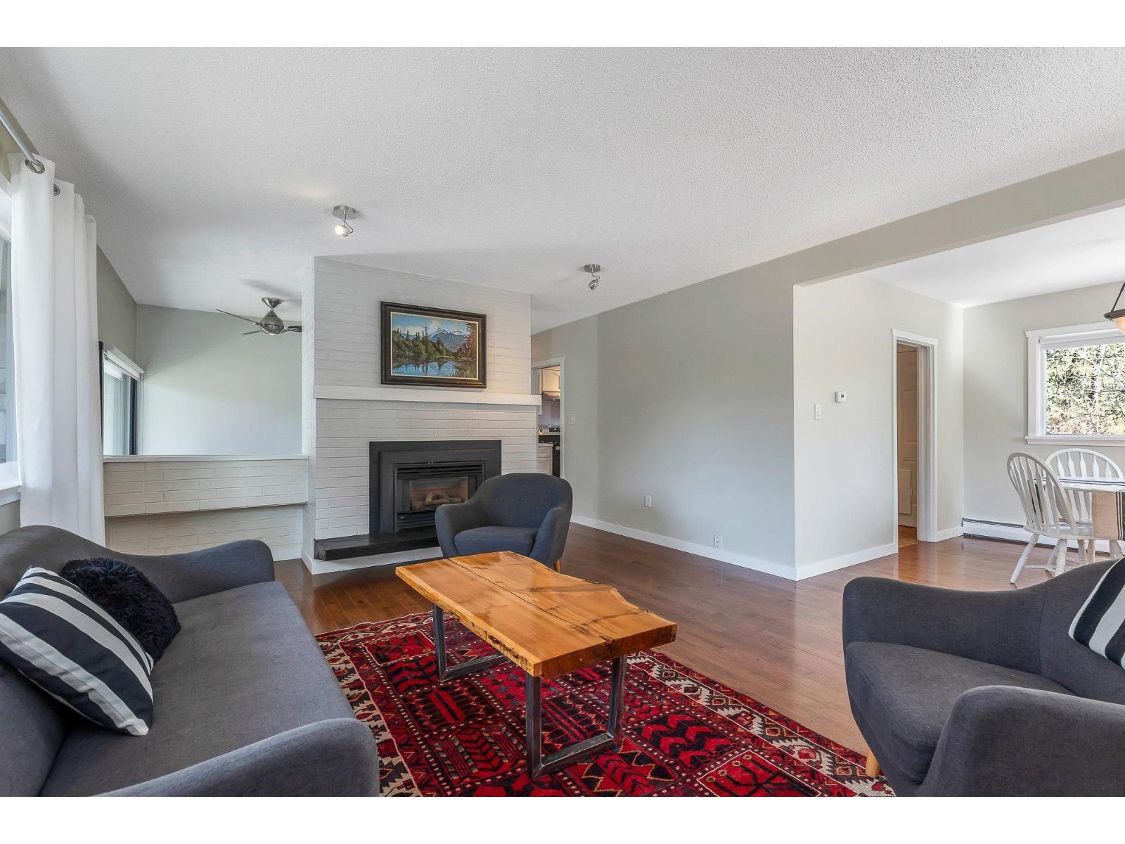 7958 Taulbut Street, Mission, British Columbia  V2V 3W7 - Photo 7 - R3139920