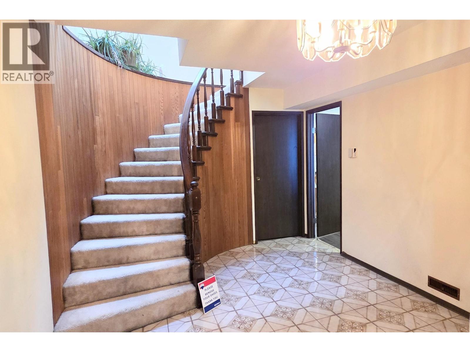 2986 E 3rd Avenue, Vancouver, British Columbia V5M 1H8 - Photo 2 - R3155184