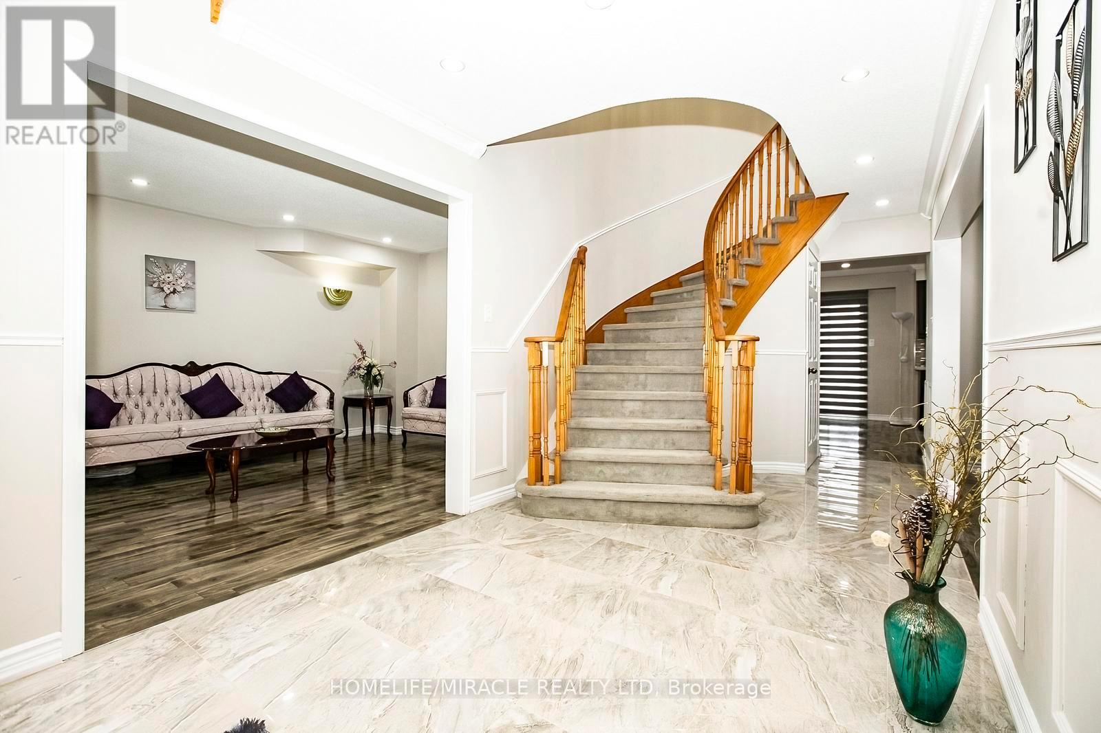 5 Butlermere Drive, Brampton, Ontario  L6Y 4S1 - Photo 4 - W13667958