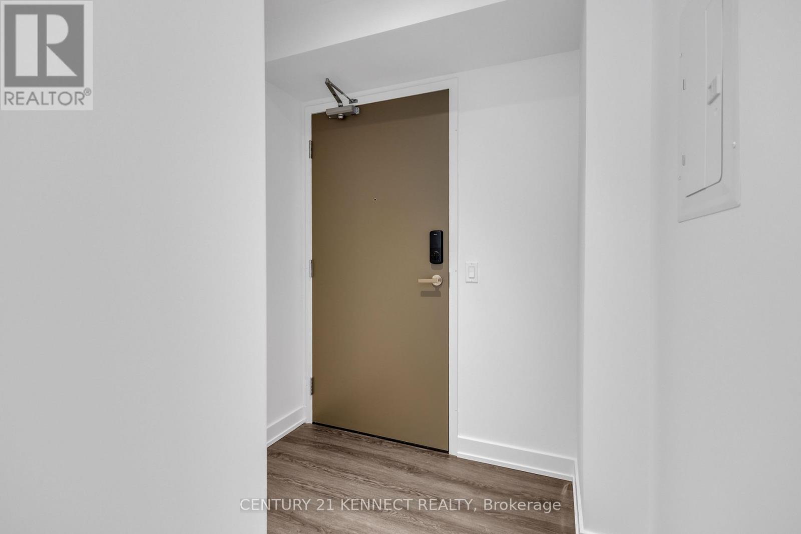6112 - 448 BURNHAMTHORPE ROAD W, Mississauga, Ontario