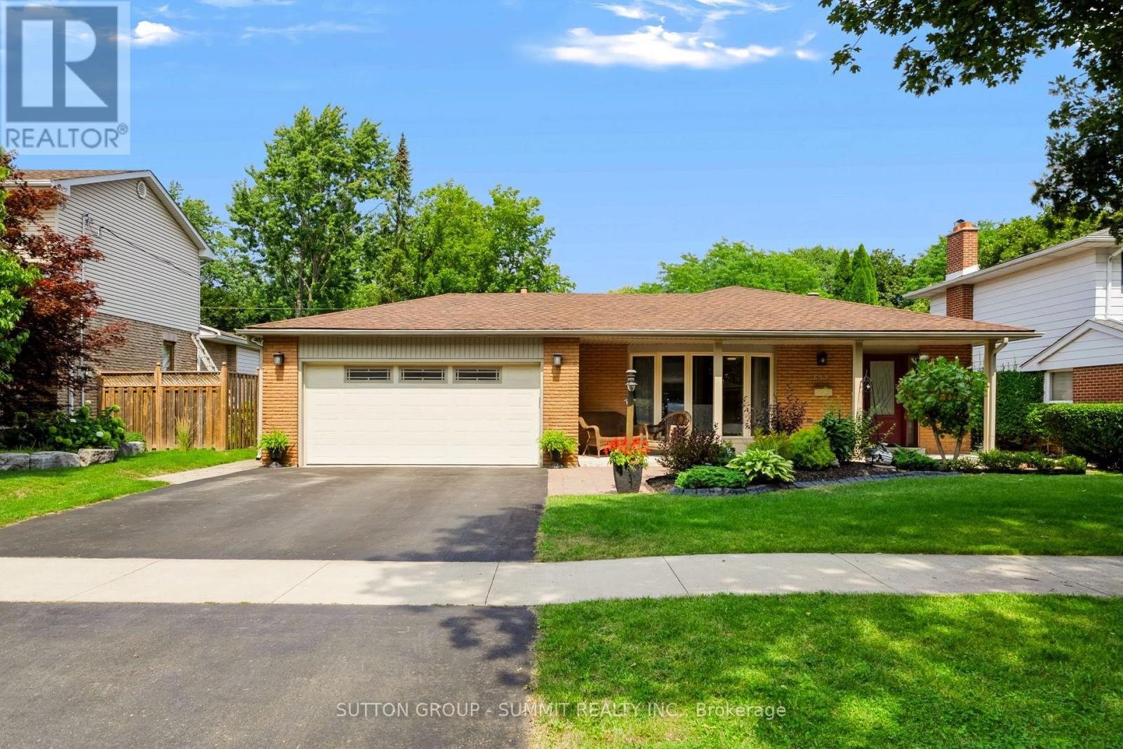 659 Cherrywood Drive, Burlington, Ontario  L7T 3W9 - Photo 3 - W13668110