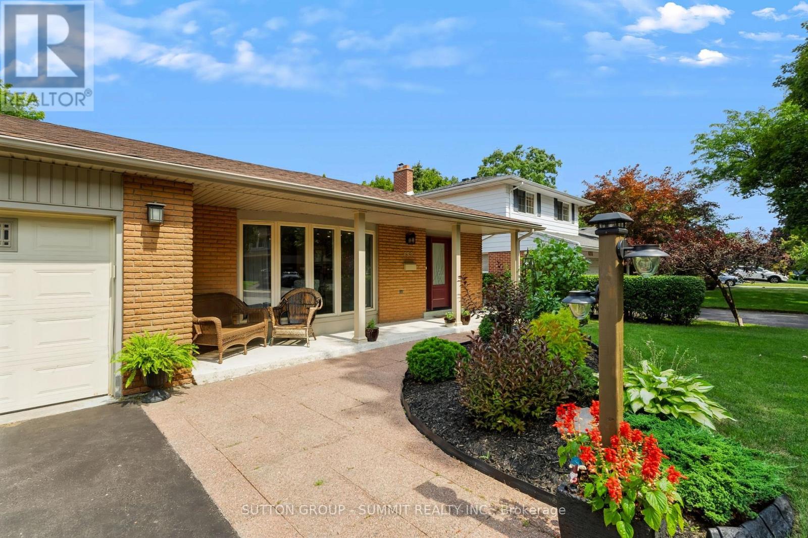 659 Cherrywood Drive, Burlington, Ontario  L7T 3W9 - Photo 4 - W13668110