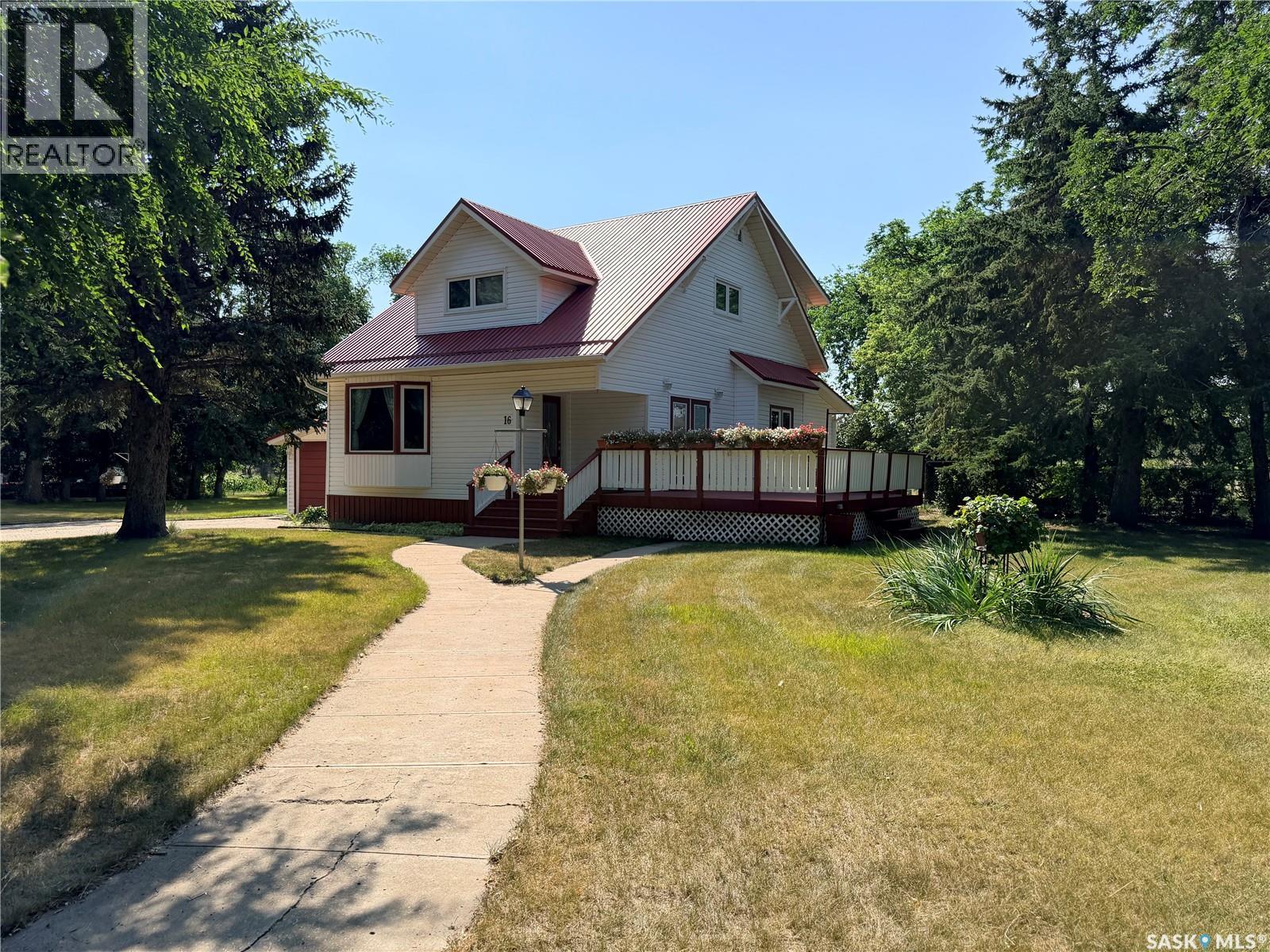 16 Main Street, Willow Bunch Rm No. 42, Saskatchewan  S0H 3T0 - Photo 2 - SK045041