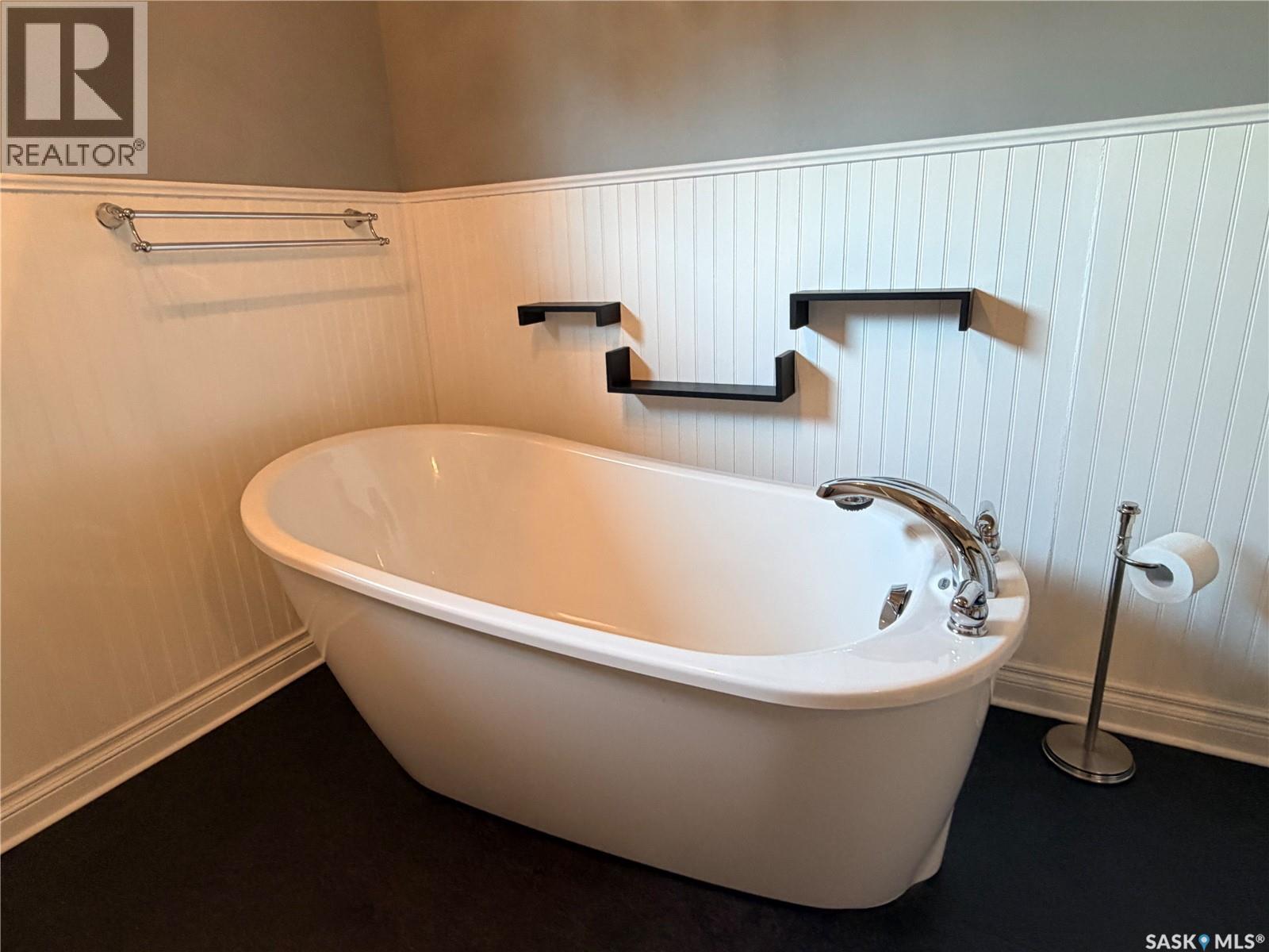 16 Main Street, Willow Bunch Rm No. 42, Saskatchewan  S0H 3T0 - Photo 32 - SK045041