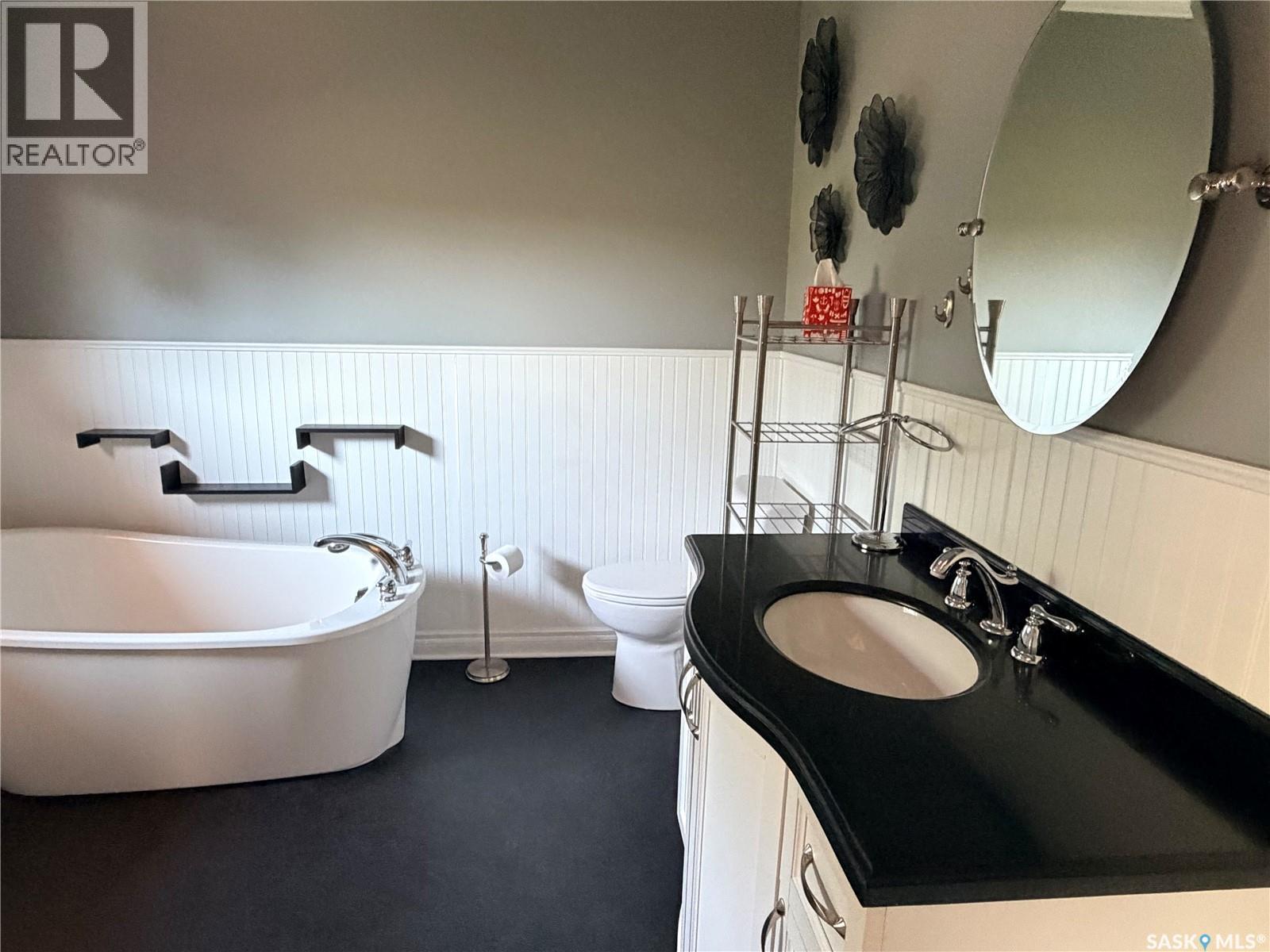 16 Main Street, Willow Bunch Rm No. 42, Saskatchewan  S0H 3T0 - Photo 33 - SK045041
