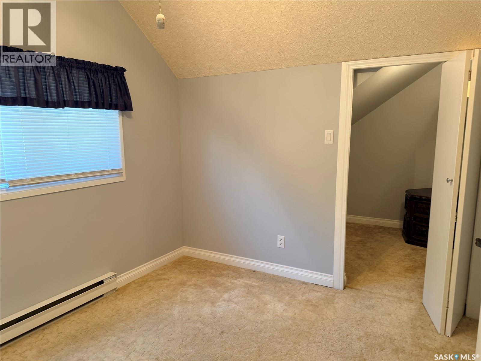 16 Main Street, Willow Bunch Rm No. 42, Saskatchewan  S0H 3T0 - Photo 38 - SK045041