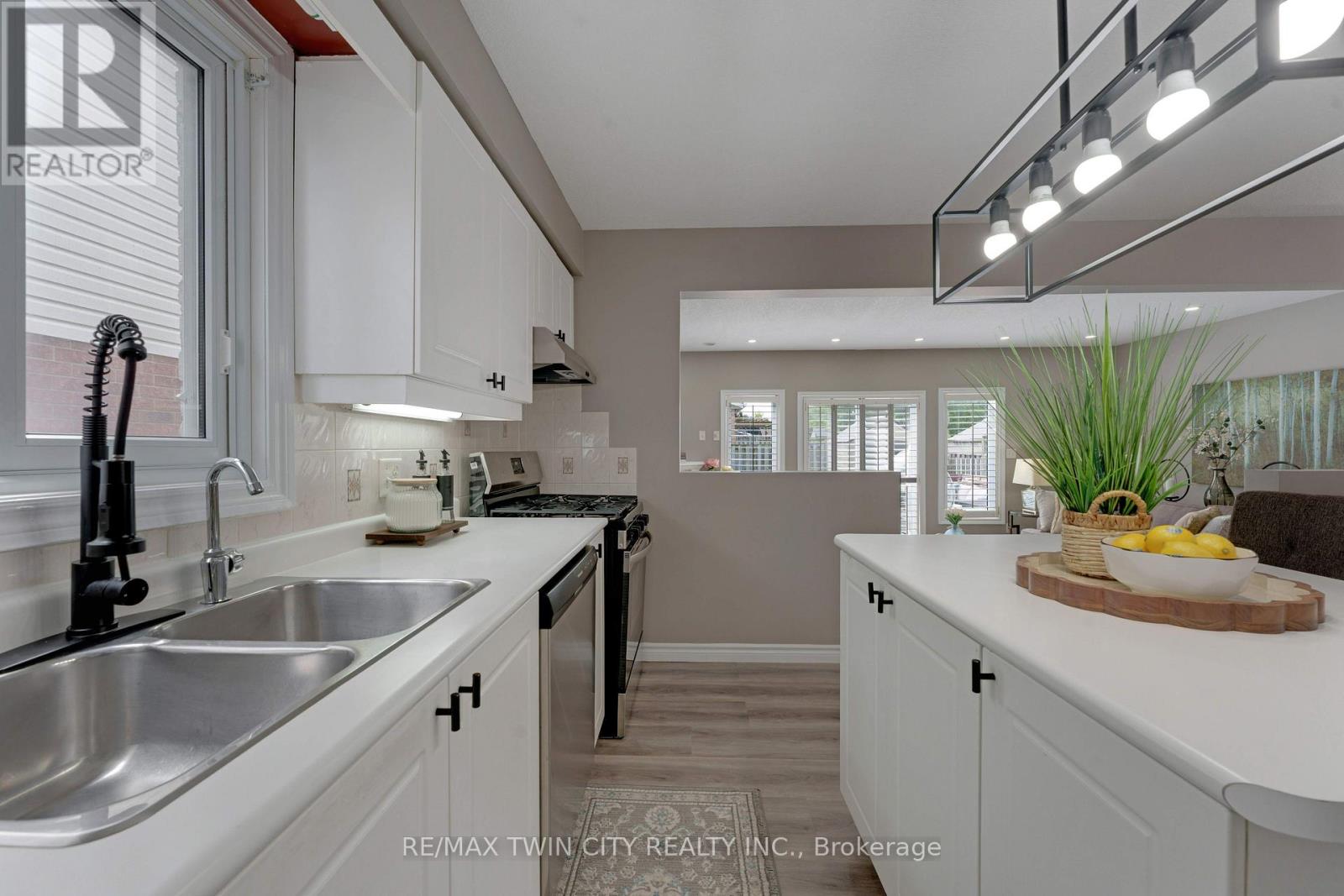 135 Cotton Grass Street, Kitchener, Ontario  N2E 3T5 - Photo 10 - X13667956