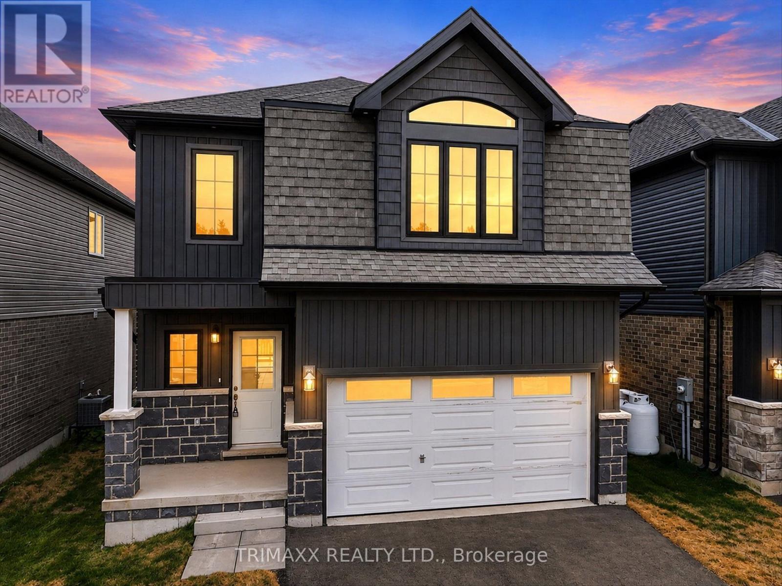 56 HILLCROFT WAY, Kawartha Lakes, Ontario