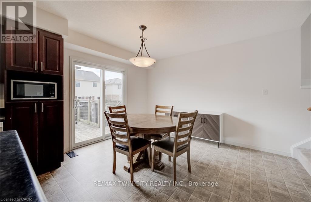67 Chantilly Street, Kitchener, Ontario  N2R 1V3 - Photo 17 - X13668044