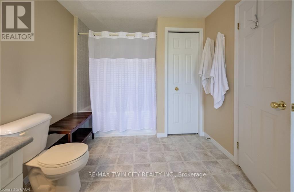 67 Chantilly Street, Kitchener, Ontario  N2R 1V3 - Photo 25 - X13668044