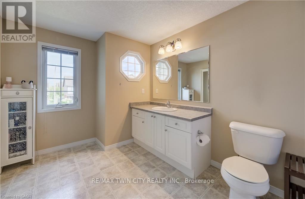 67 Chantilly Street, Kitchener, Ontario  N2R 1V3 - Photo 26 - X13668044