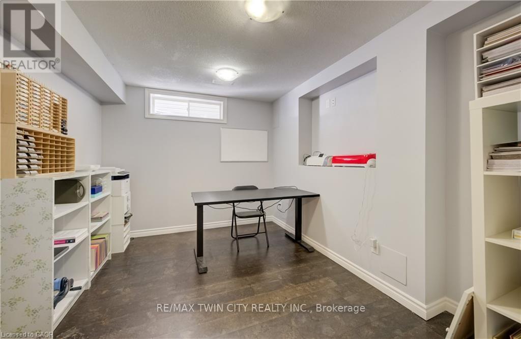 67 Chantilly Street, Kitchener, Ontario  N2R 1V3 - Photo 35 - X13668044
