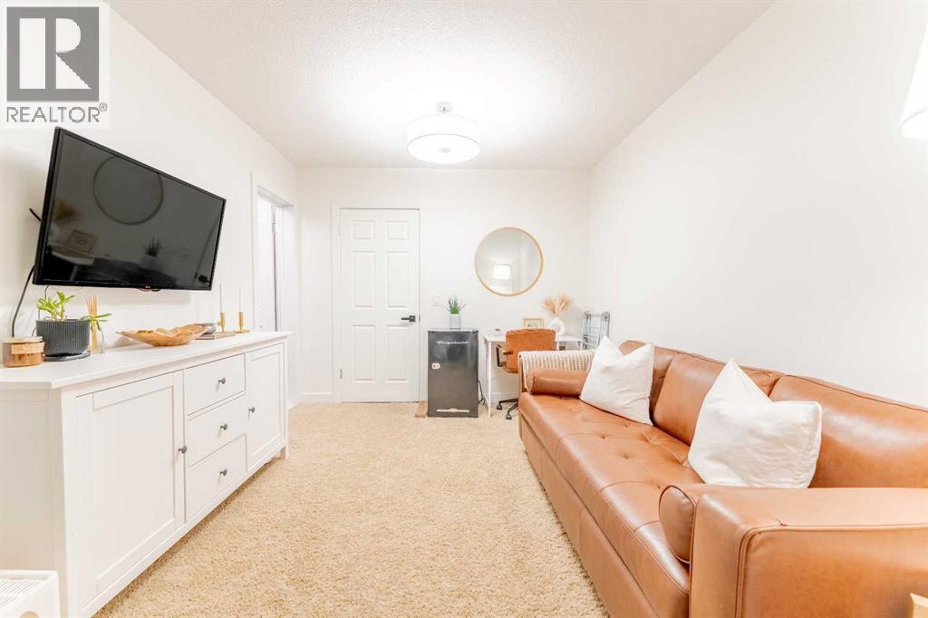 F, 2 Otter Lane, Banff, Alberta  T1L 1H1 - Photo 34 - A2314307