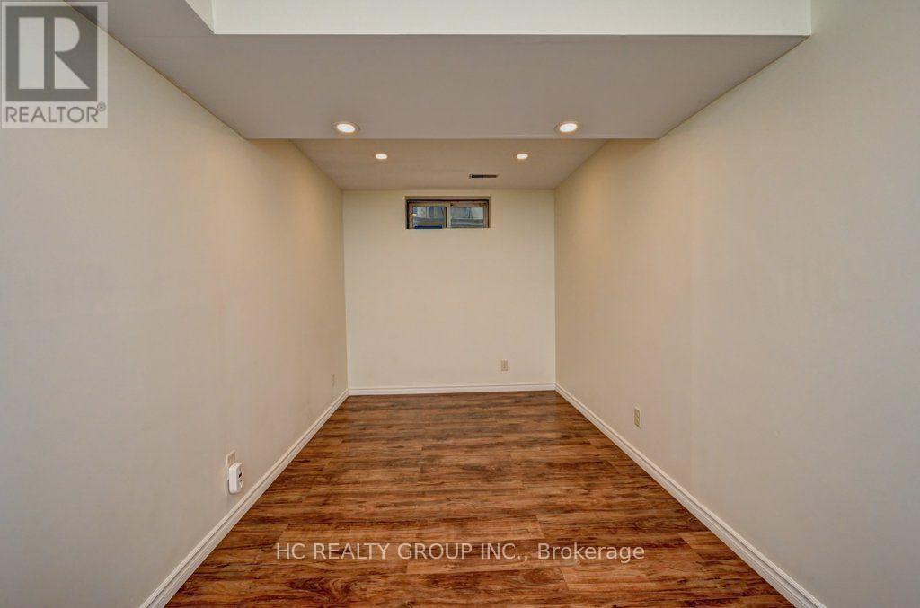 271 Resurrection Drive, Kitchener, Ontario  N2N 3H4 - Photo 34 - X13656200