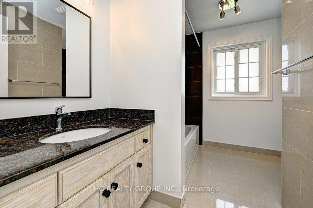 271 Resurrection Drive, Kitchener, Ontario  N2N 3H4 - Photo 32 - X13656200