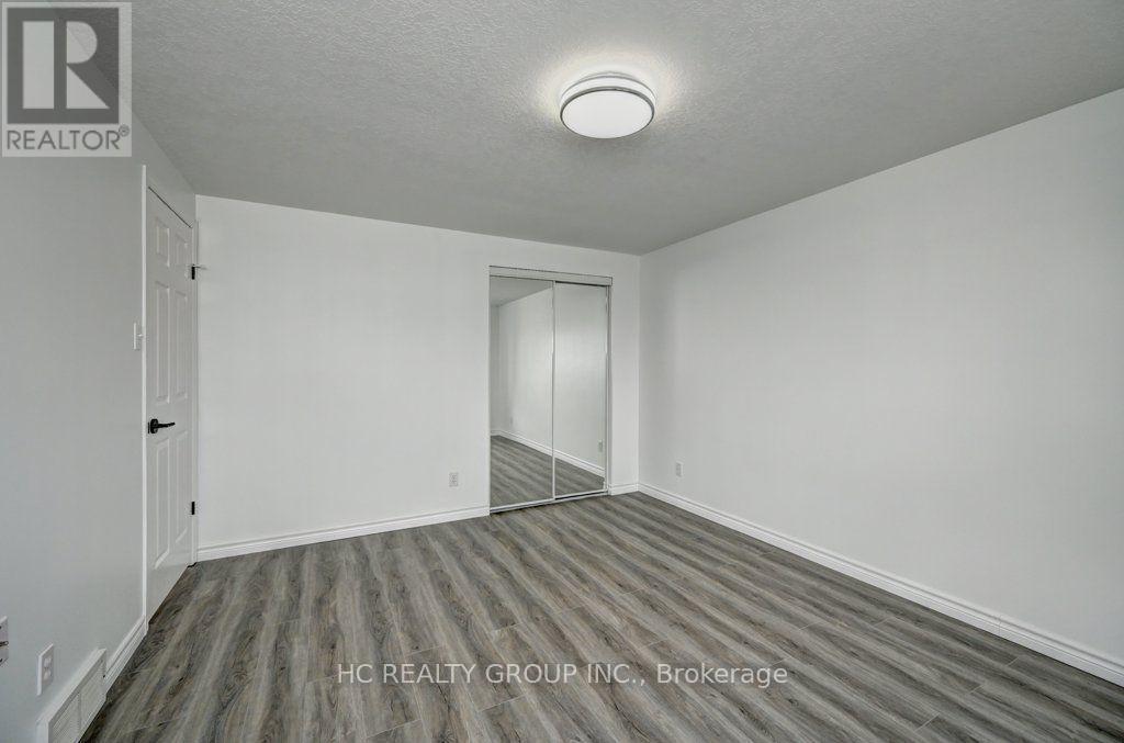 271 Resurrection Drive, Kitchener, Ontario  N2N 3H4 - Photo 24 - X13656200