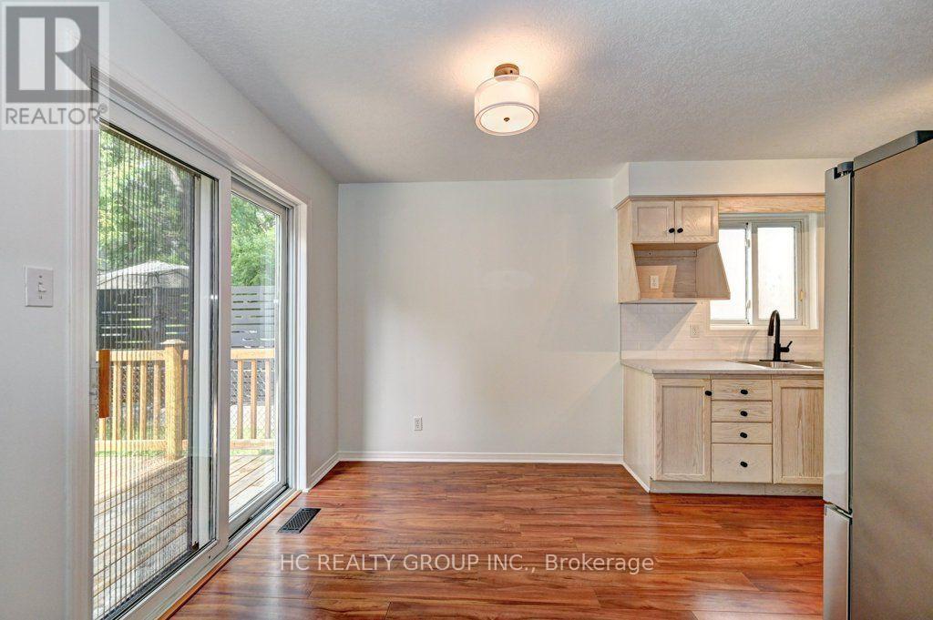 271 Resurrection Drive, Kitchener, Ontario  N2N 3H4 - Photo 14 - X13656200