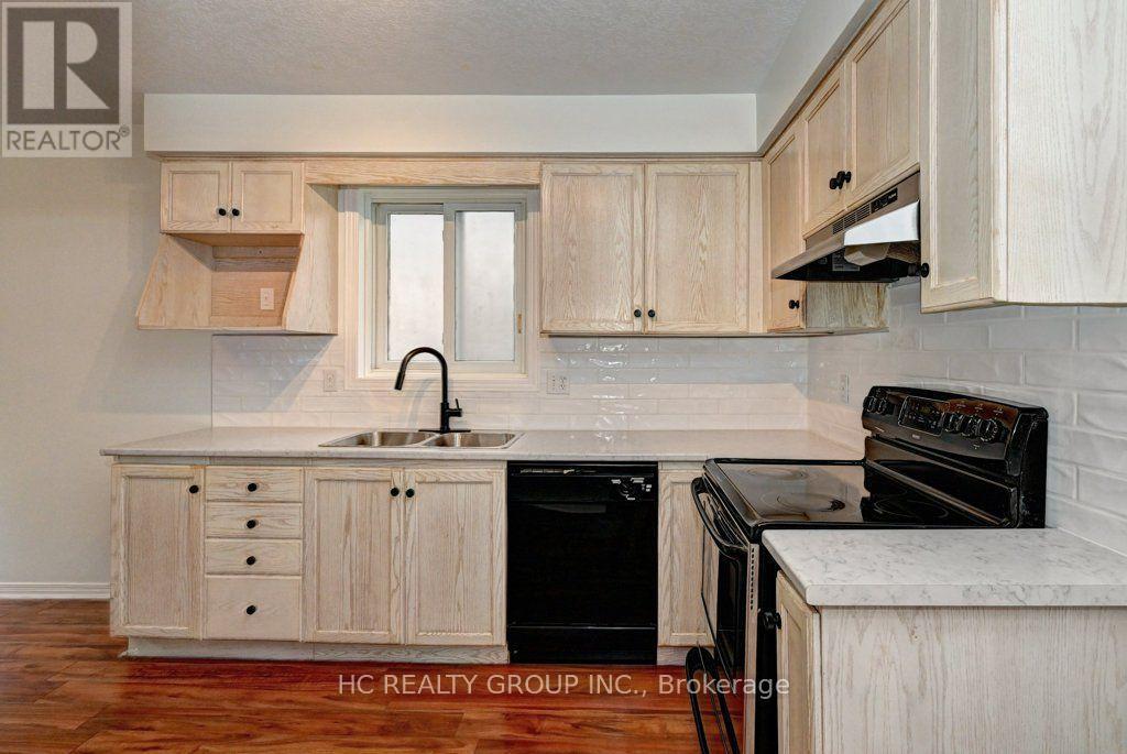271 Resurrection Drive, Kitchener, Ontario  N2N 3H4 - Photo 15 - X13656200