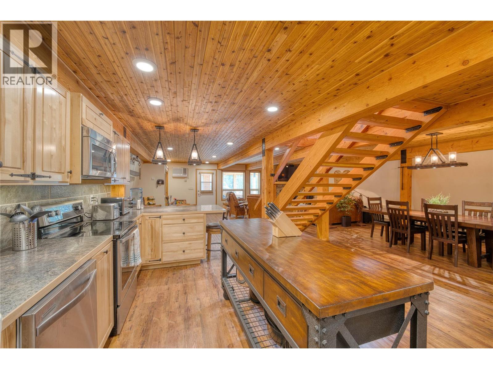 790/770 Jackfish Lake Road, Chetwynd, British Columbia  V0C 1J0 - Photo 11 - 10388534