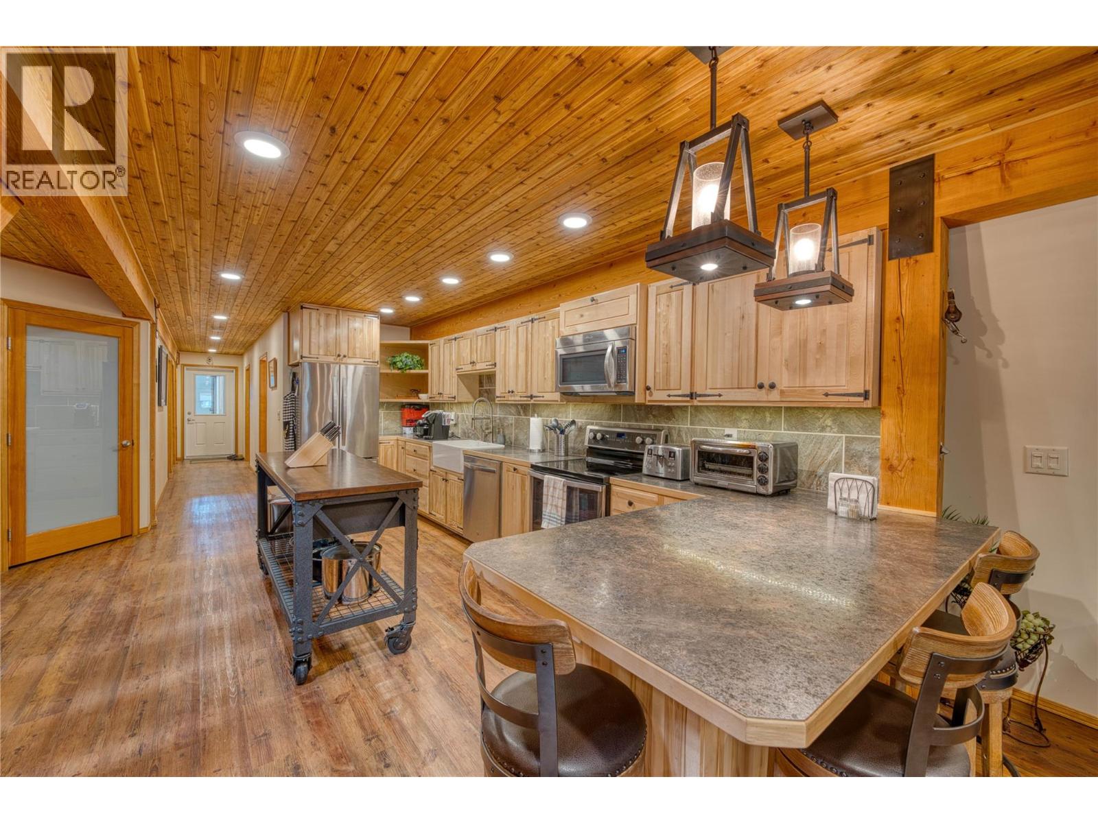790/770 Jackfish Lake Road, Chetwynd, British Columbia  V0C 1J0 - Photo 6 - 10388534