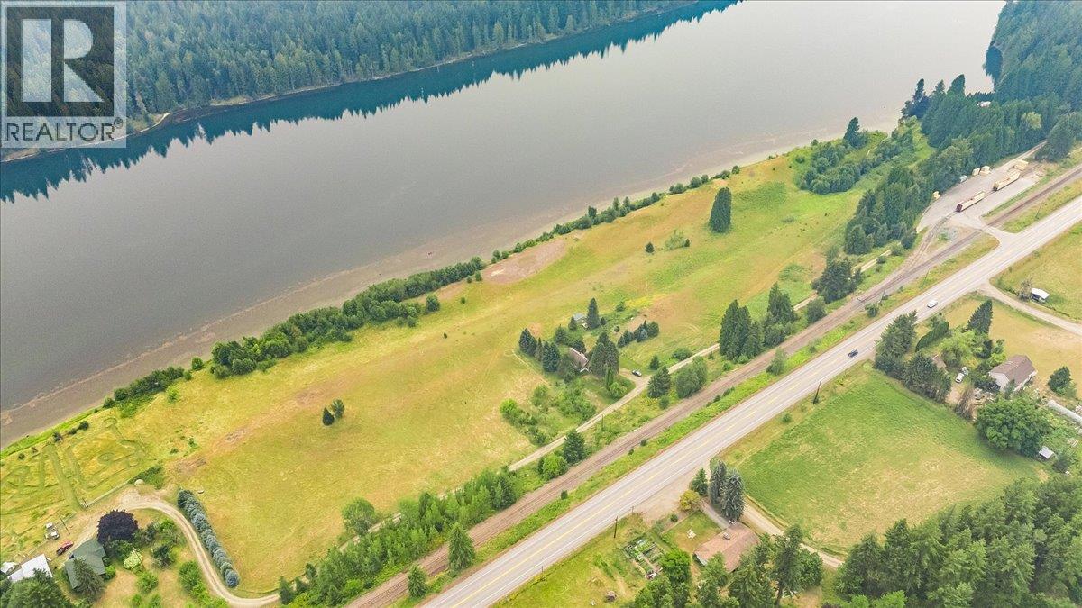 1864 Highway 3a, Castlegar, British Columbia  V1N 4N6 - Photo 6 - 10397290