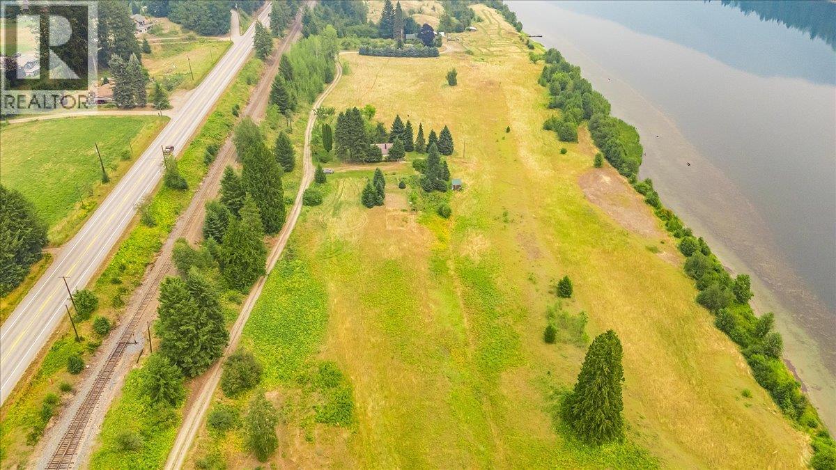 1864 Highway 3a, Castlegar, British Columbia  V1N 4N6 - Photo 8 - 10397290