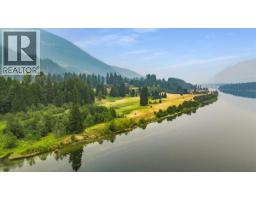 1864 Highway 3A, Castlegar, British Columbia