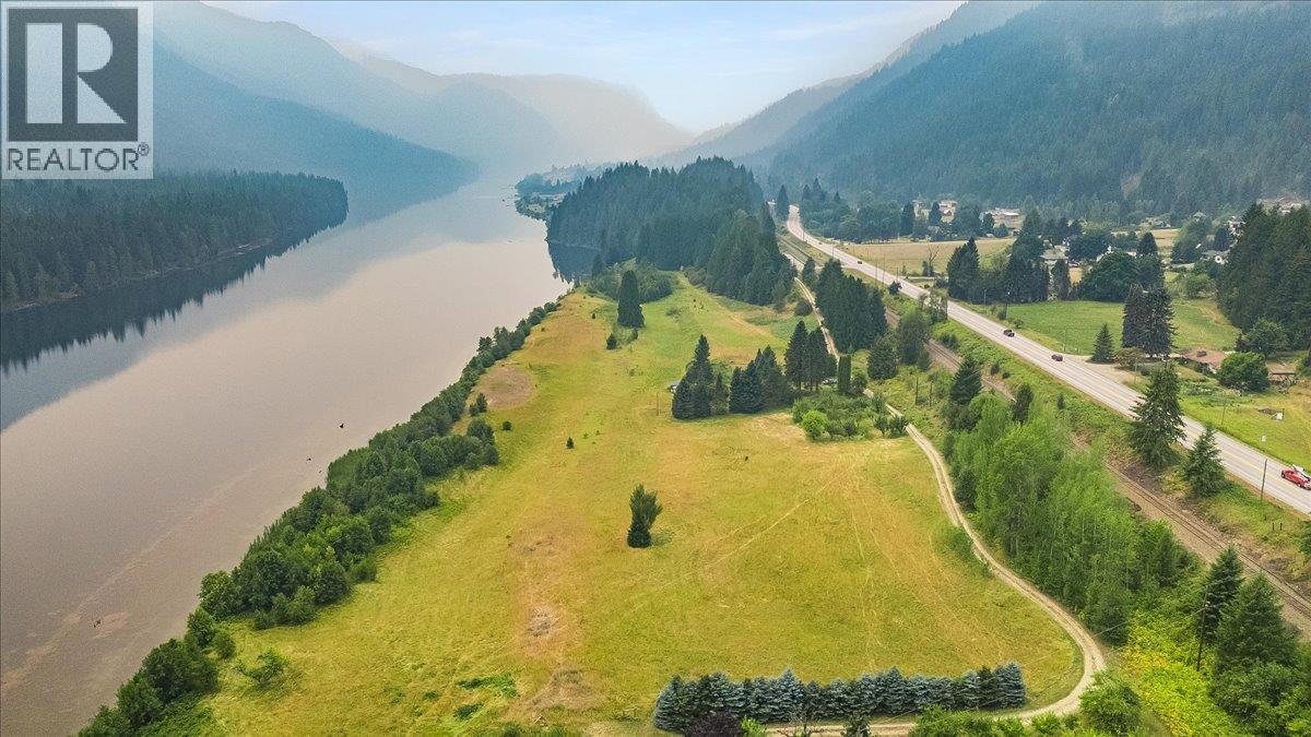 1864 Highway 3a, Castlegar, British Columbia  V1N 4N6 - Photo 7 - 10397290