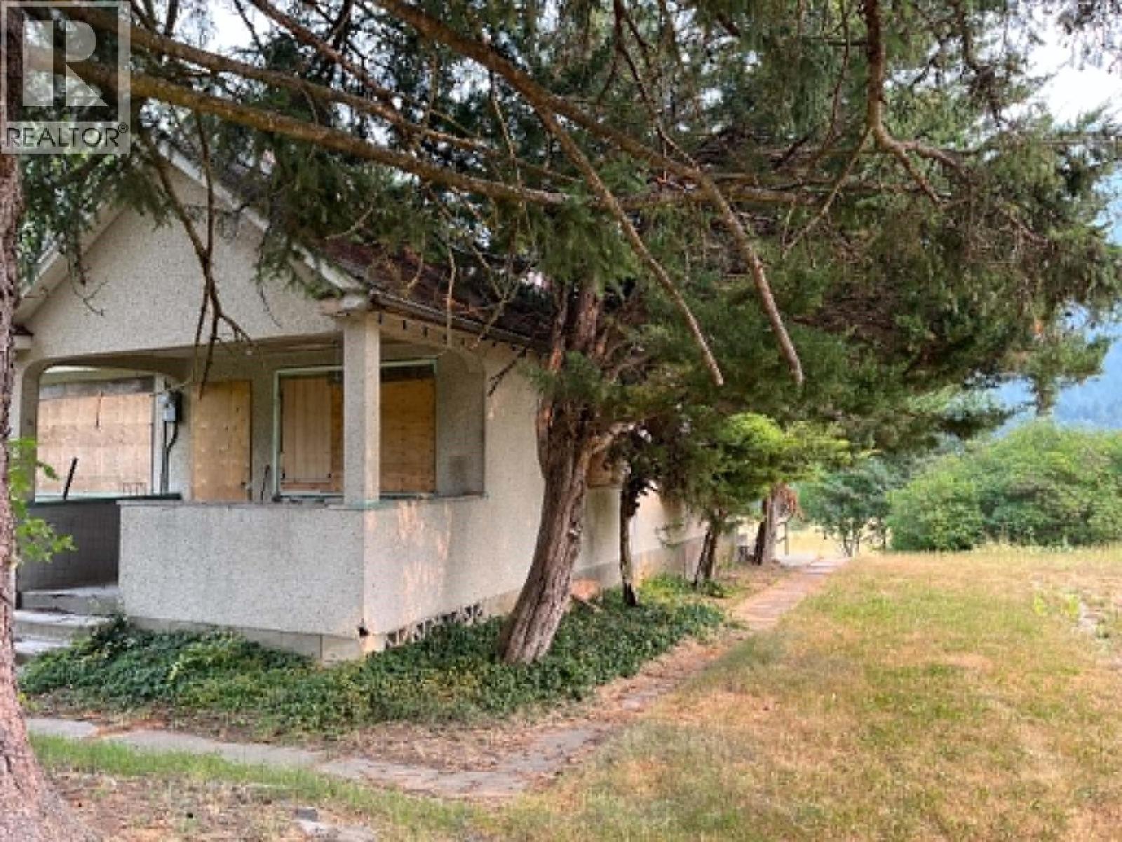 1864 Highway 3a, Castlegar, British Columbia  V1N 4N6 - Photo 24 - 10397290