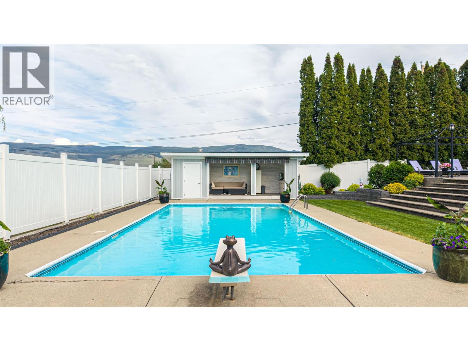 201 Mail Road, Kelowna, British Columbia  V1V 2G6 - Photo 3 - 10397487