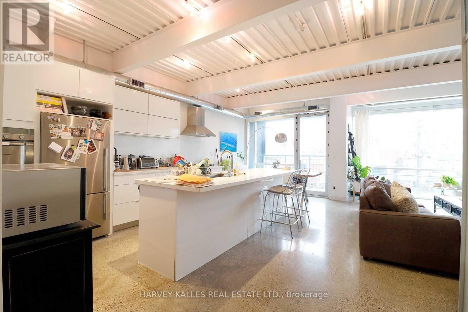 PH3A - 214 BATHURST STREET, Toronto, Ontario