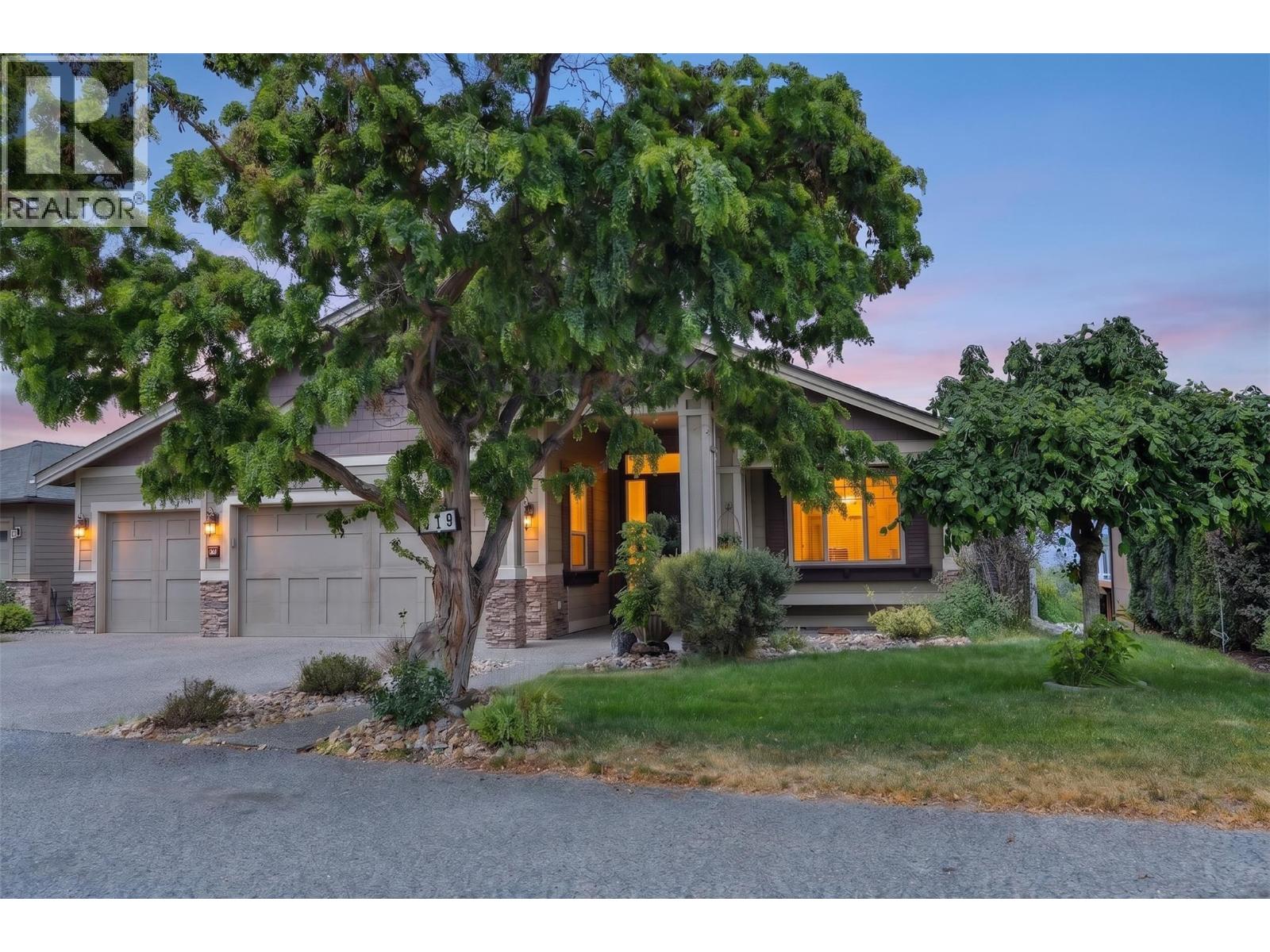 679 Devonian Avenue, Kelowna, British Columbia  V1W 5C2 - Photo 1 - 10397617