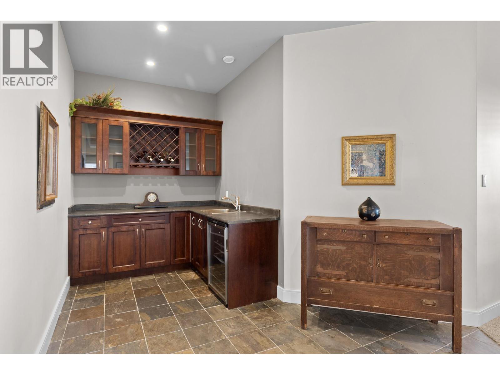 679 Devonian Avenue, Kelowna, British Columbia  V1W 5C2 - Photo 43 - 10397617