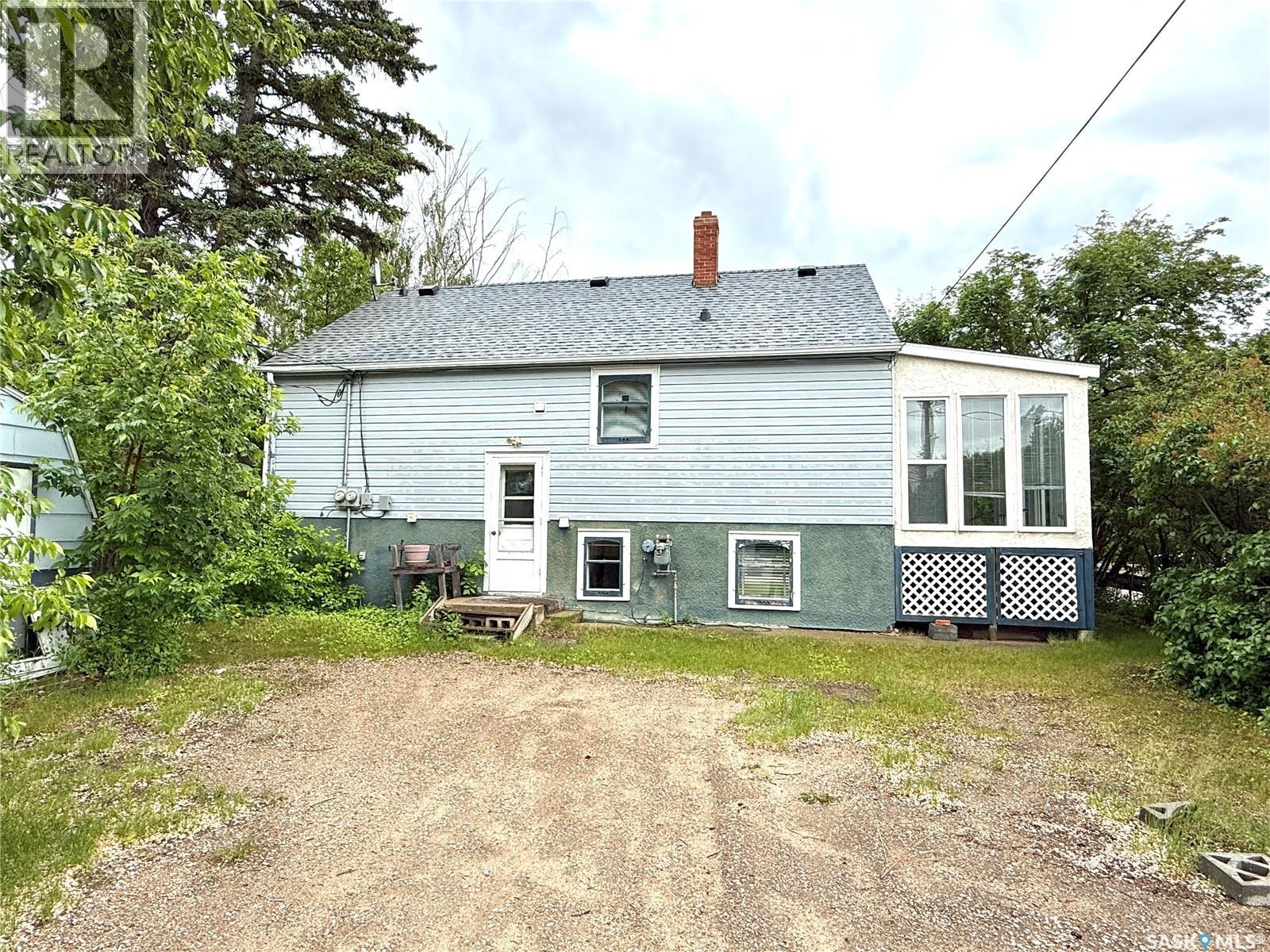 1351 101st Street, North Battleford, Saskatchewan  S9A 0Z9 - Photo 2 - SK040313